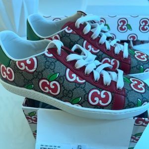 Gucci ladies sneakers brand new in box complete set size 35